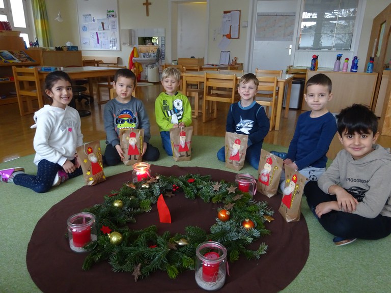 Die Kinder freuten sich über ihre Nikolaussäcke