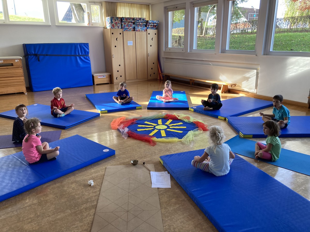 Mit Yoga- und Entspannungsübungen zu neuer Energie kommen © Kindergarten Montfort