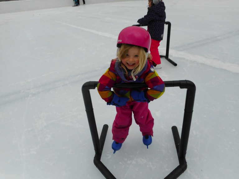 Eislaufen (Kindergarten Merowinger).JPG