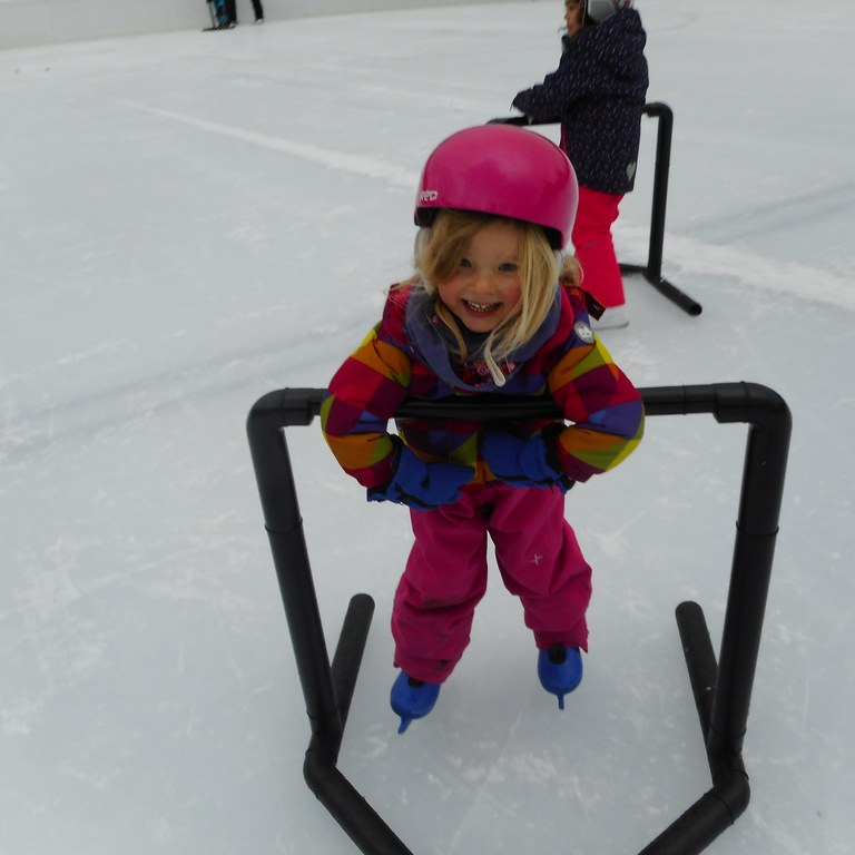 Eislaufen (Kindergarten Merowinger).JPG